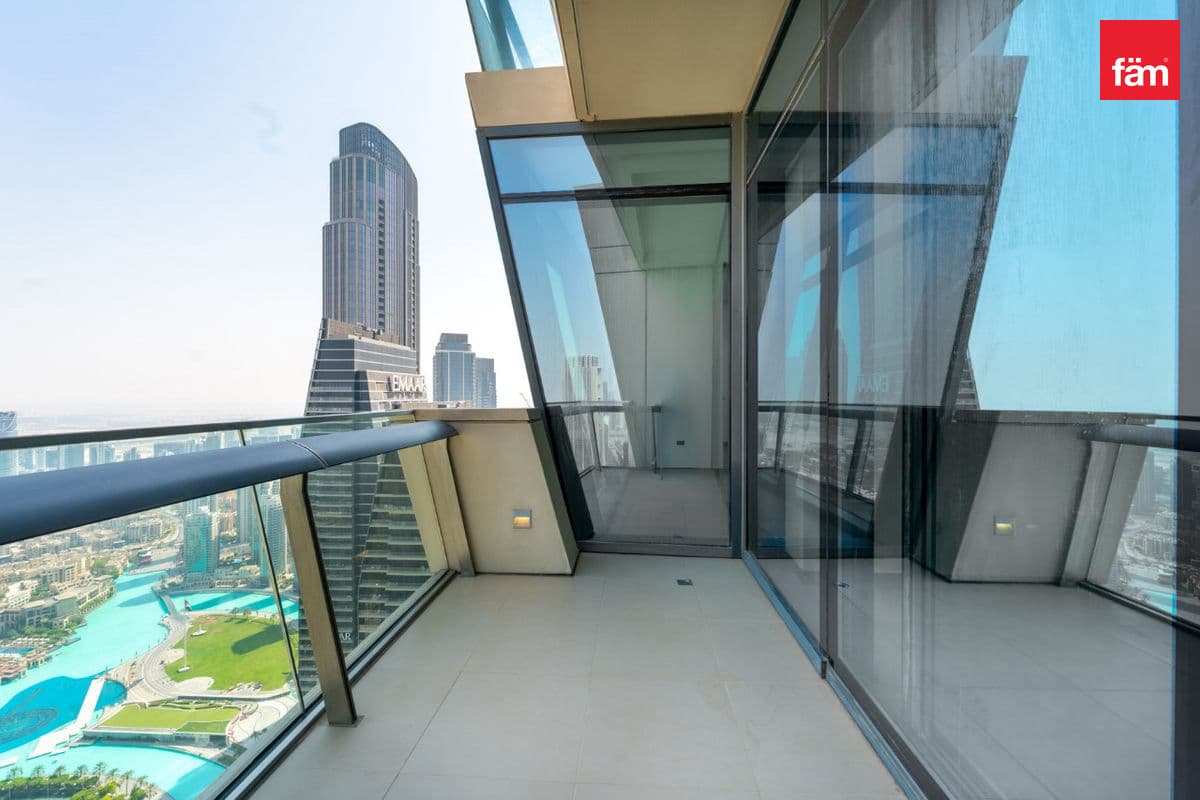3 bedroom apartment in Burj Vista 1, photograph 2 of 10