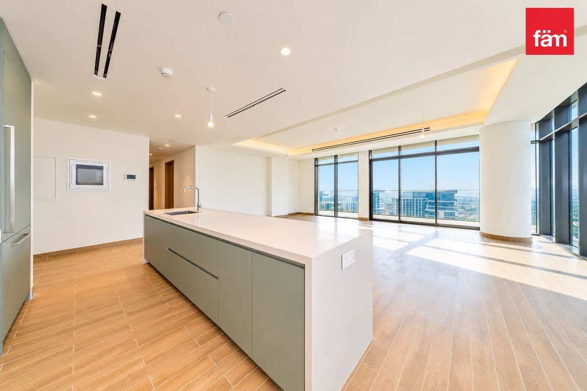 3 bedroom apartment in Castleton, photograph 2 of 20