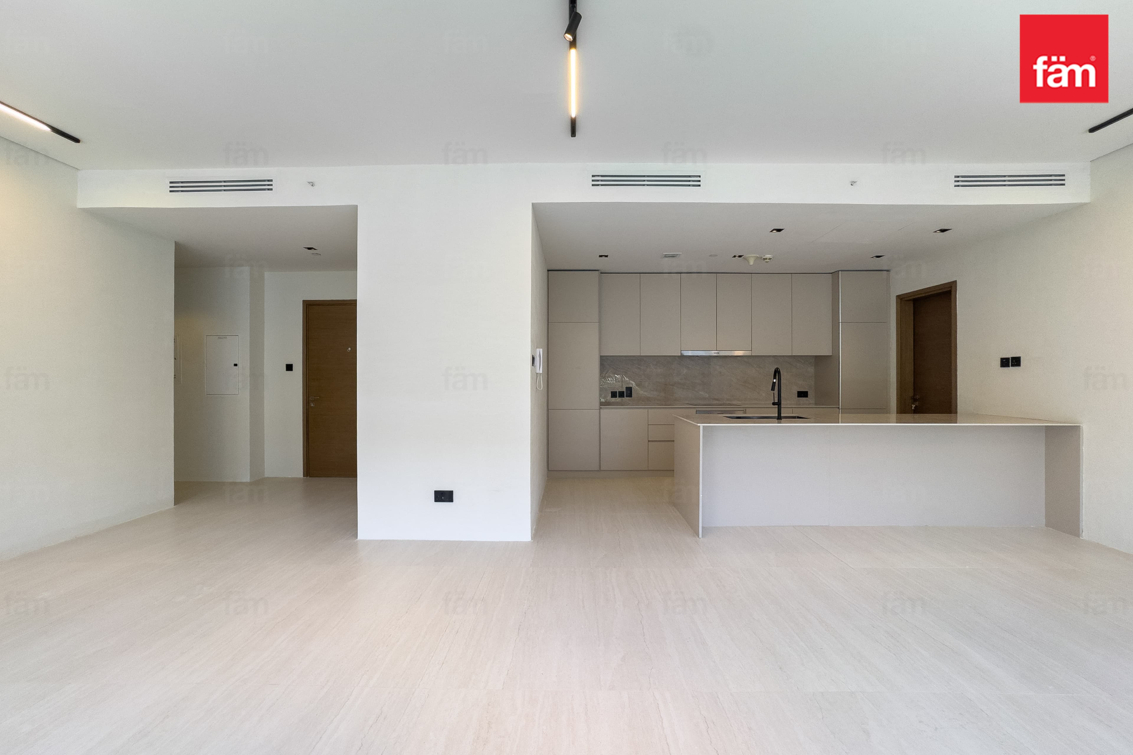 2 bedroom apartment in City Walk Building 11B, photograph 5 of 20