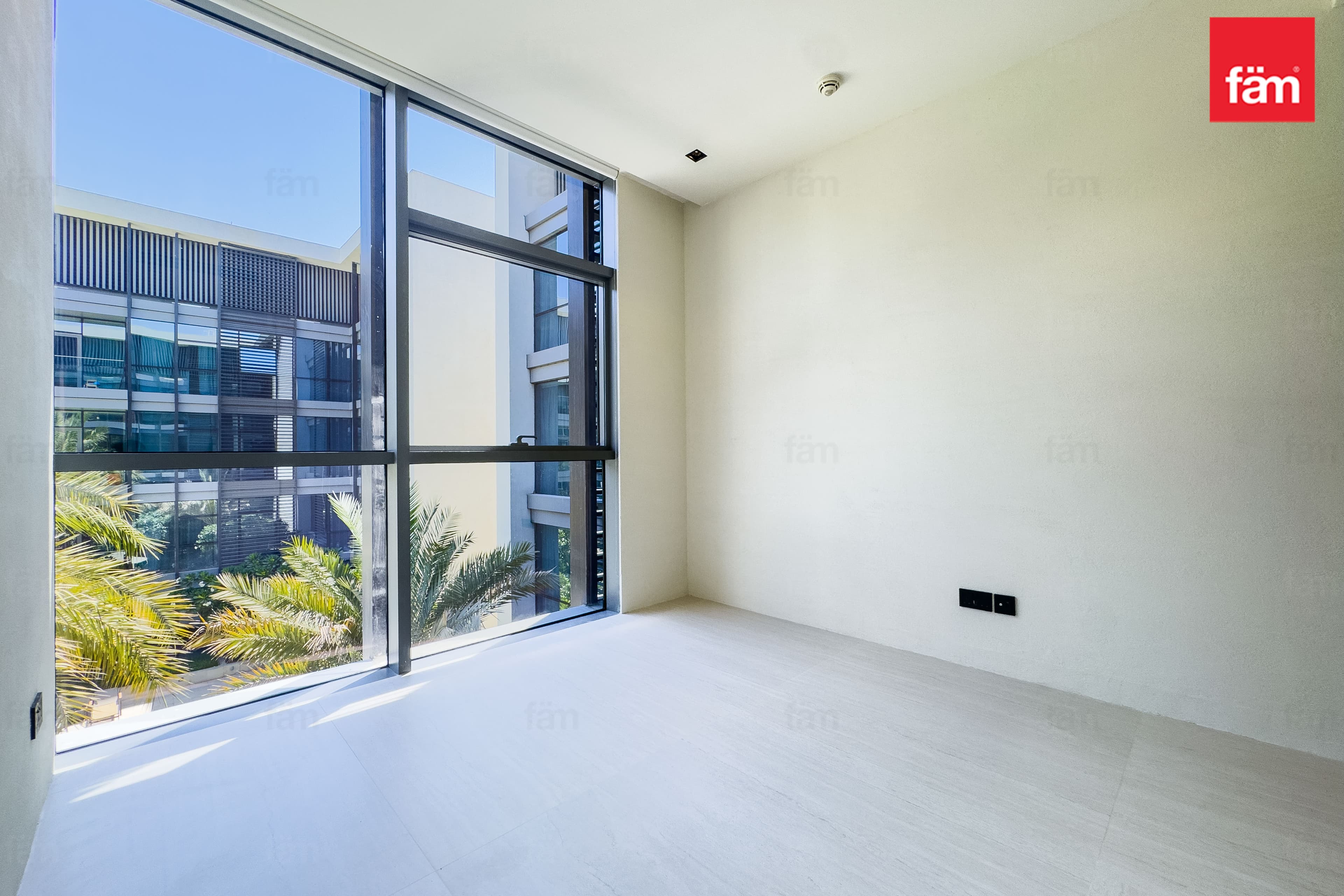2 bedroom apartment in City Walk Building 11B, photograph 10 of 20