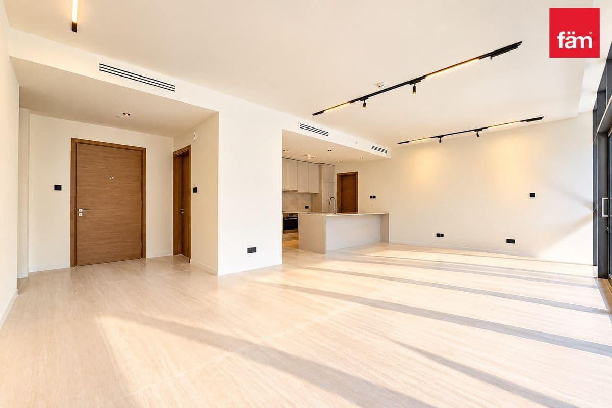 2 bedroom apartment in City Walk Building 11B, photograph 5 of 20