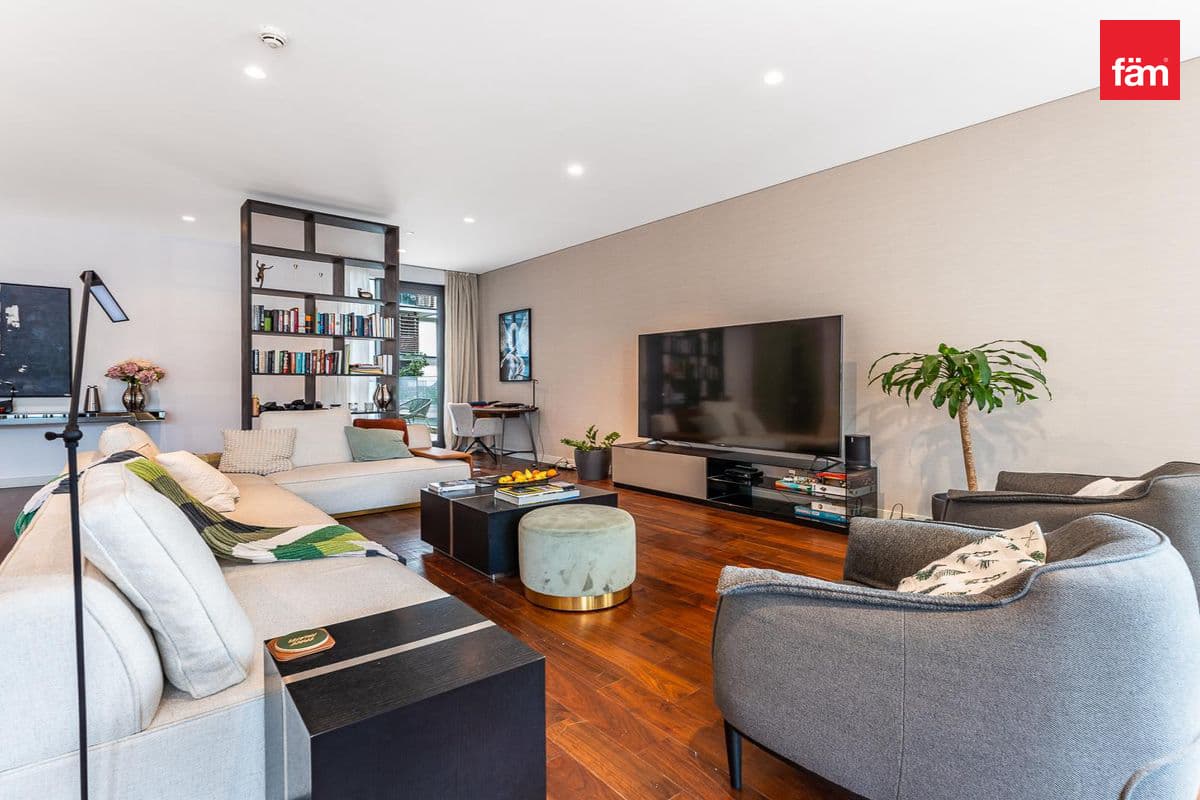 3 bedroom apartment in City Walk Building 13B, photograph 4 of 17