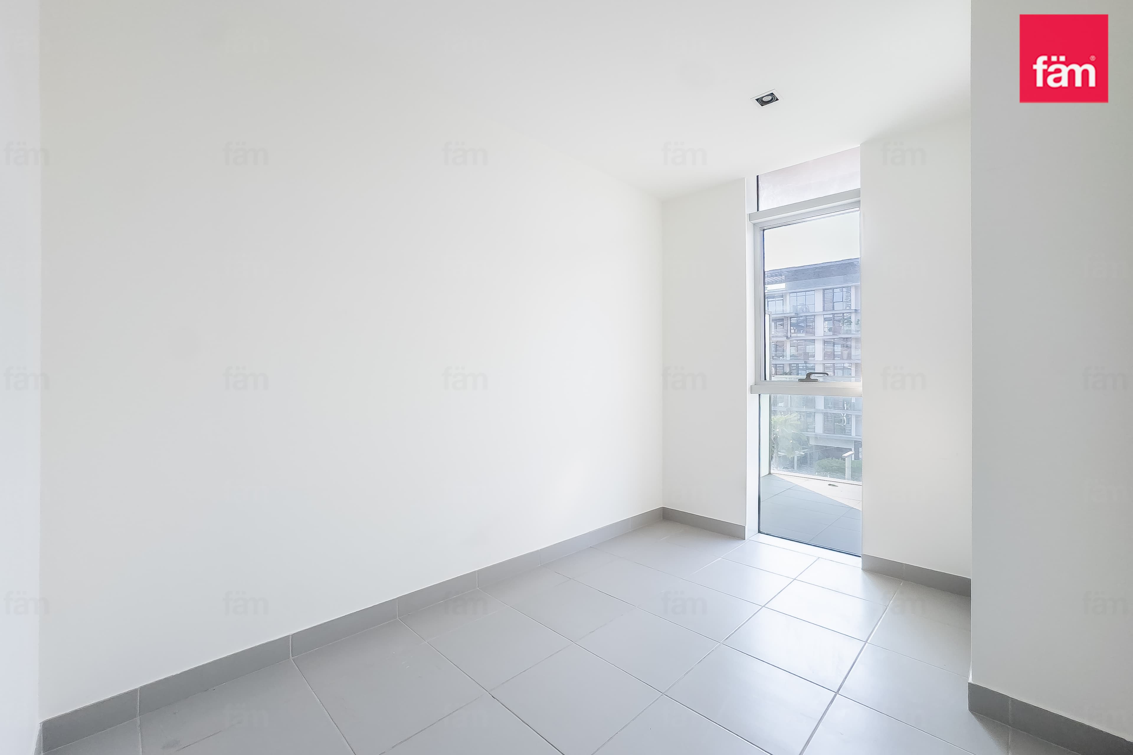 2 bedroom apartment in City Walk Building 16, photograph 12 of 20