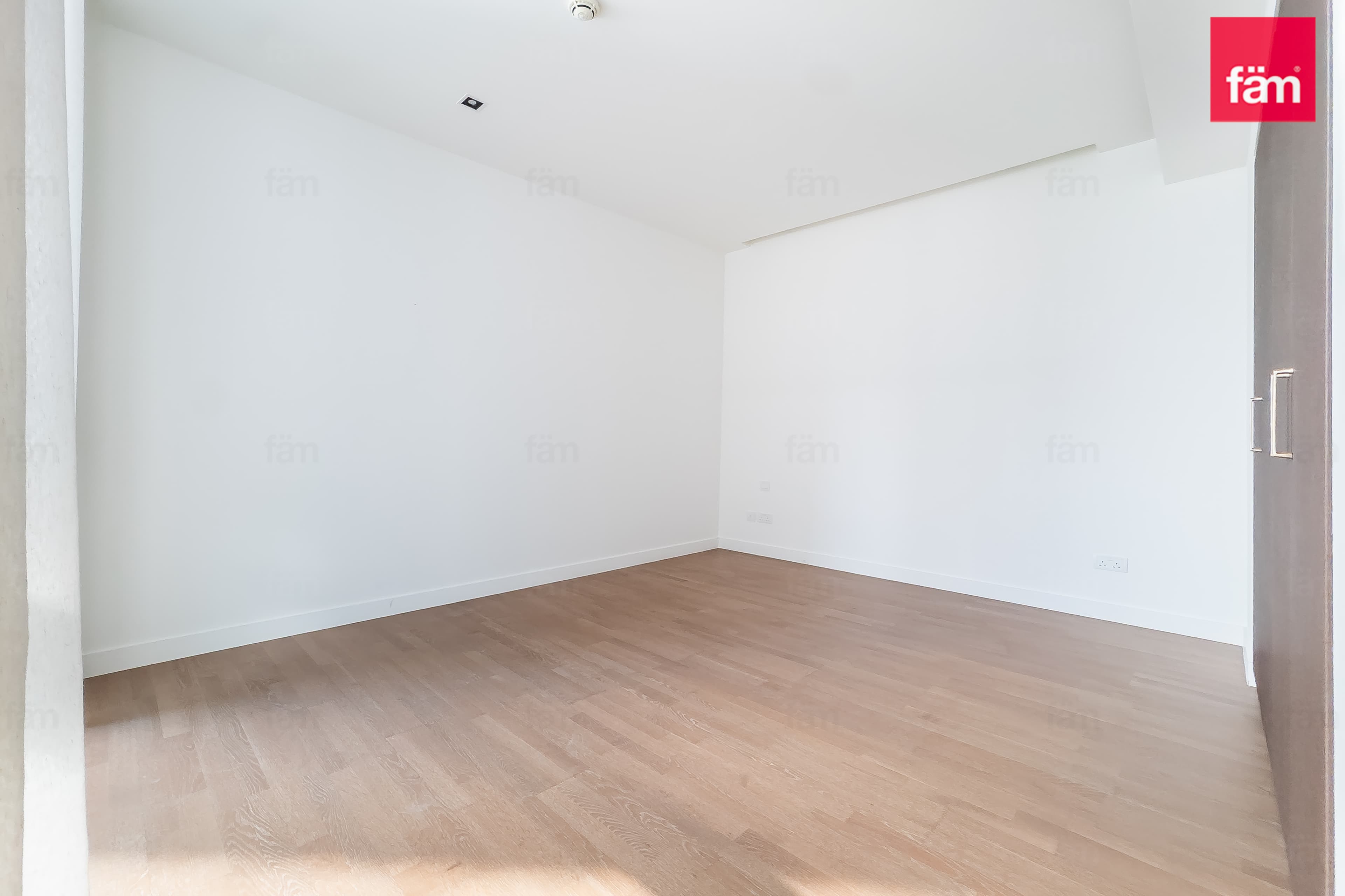 2 bedroom apartment in City Walk Building 16, photograph 15 of 20