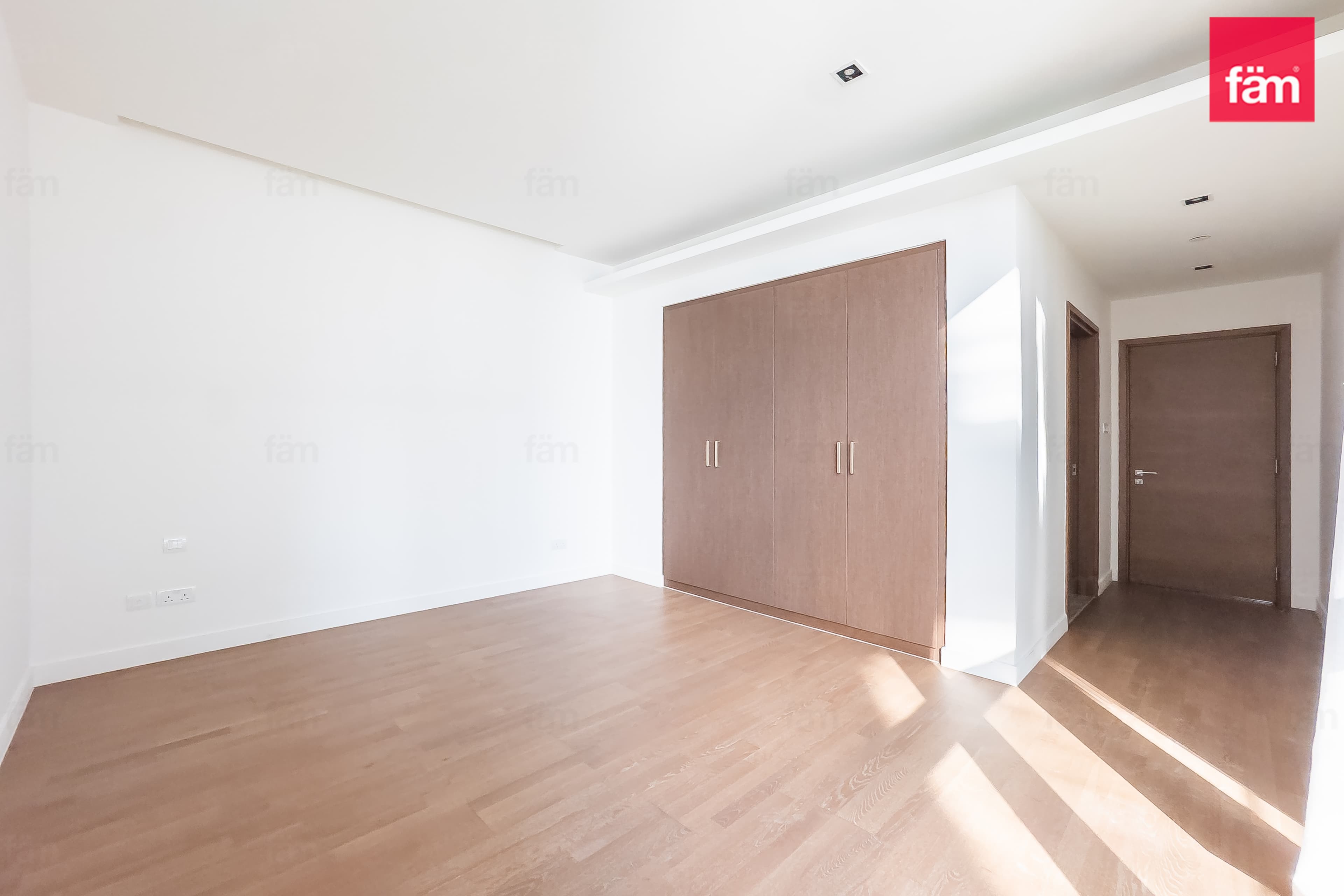 2 bedroom apartment in City Walk Building 16, photograph 14 of 20