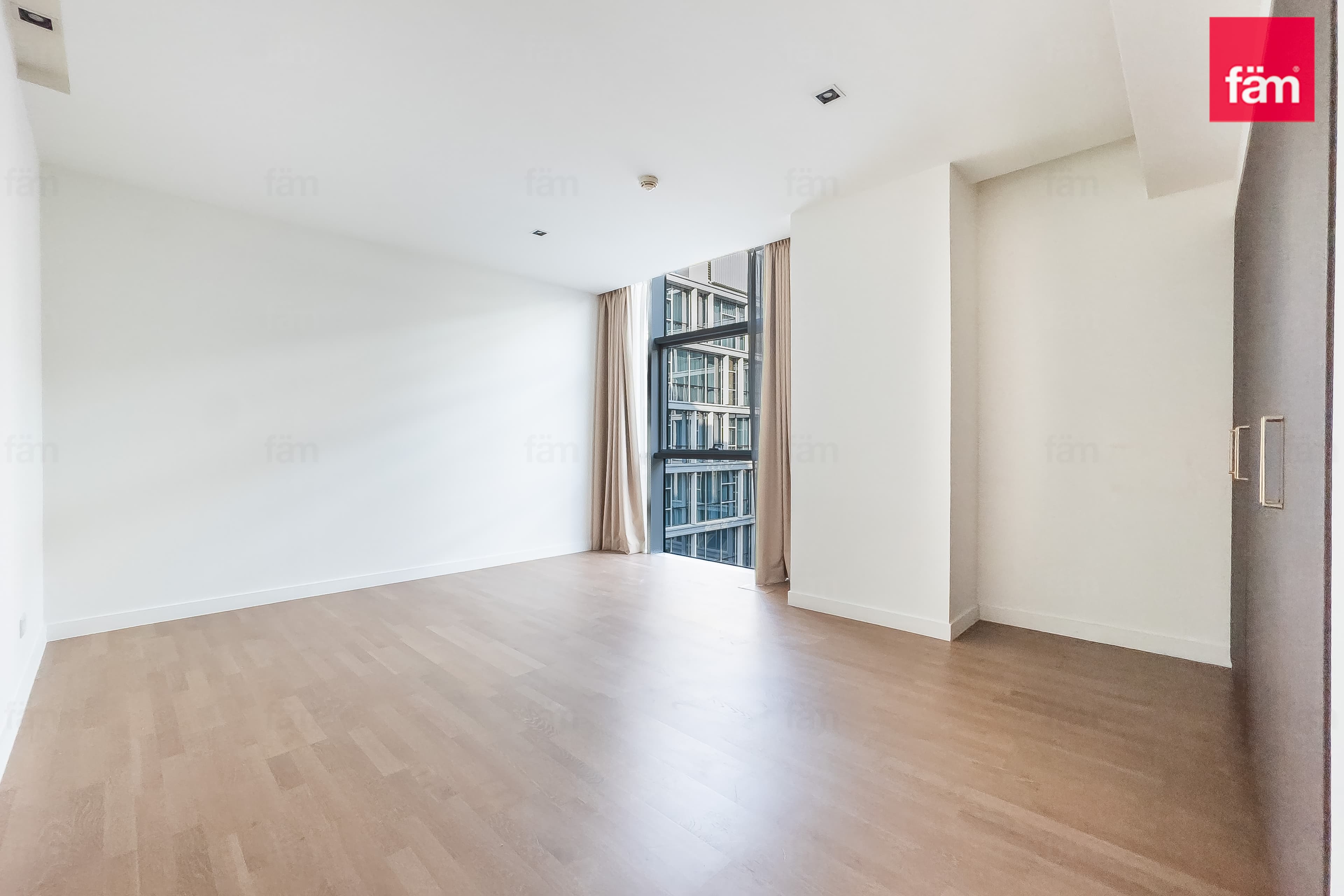 2 bedroom apartment in City Walk Building 16, photograph 11 of 20