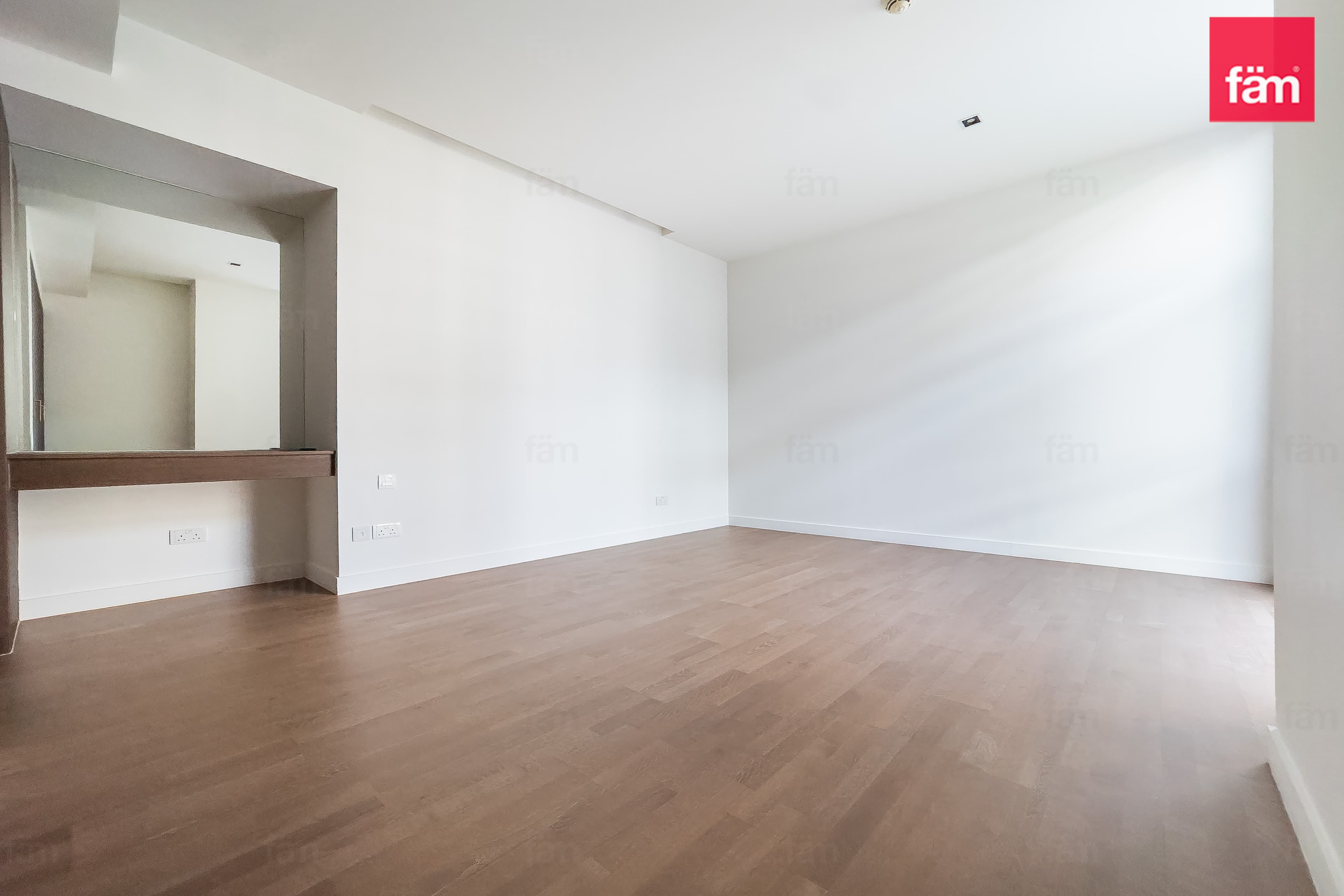 2 bedroom apartment in City Walk Building 16, photograph 13 of 20