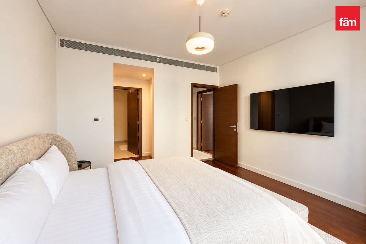 3 bedroom apartment in City Walk Building 18B, photograph 9 of 13