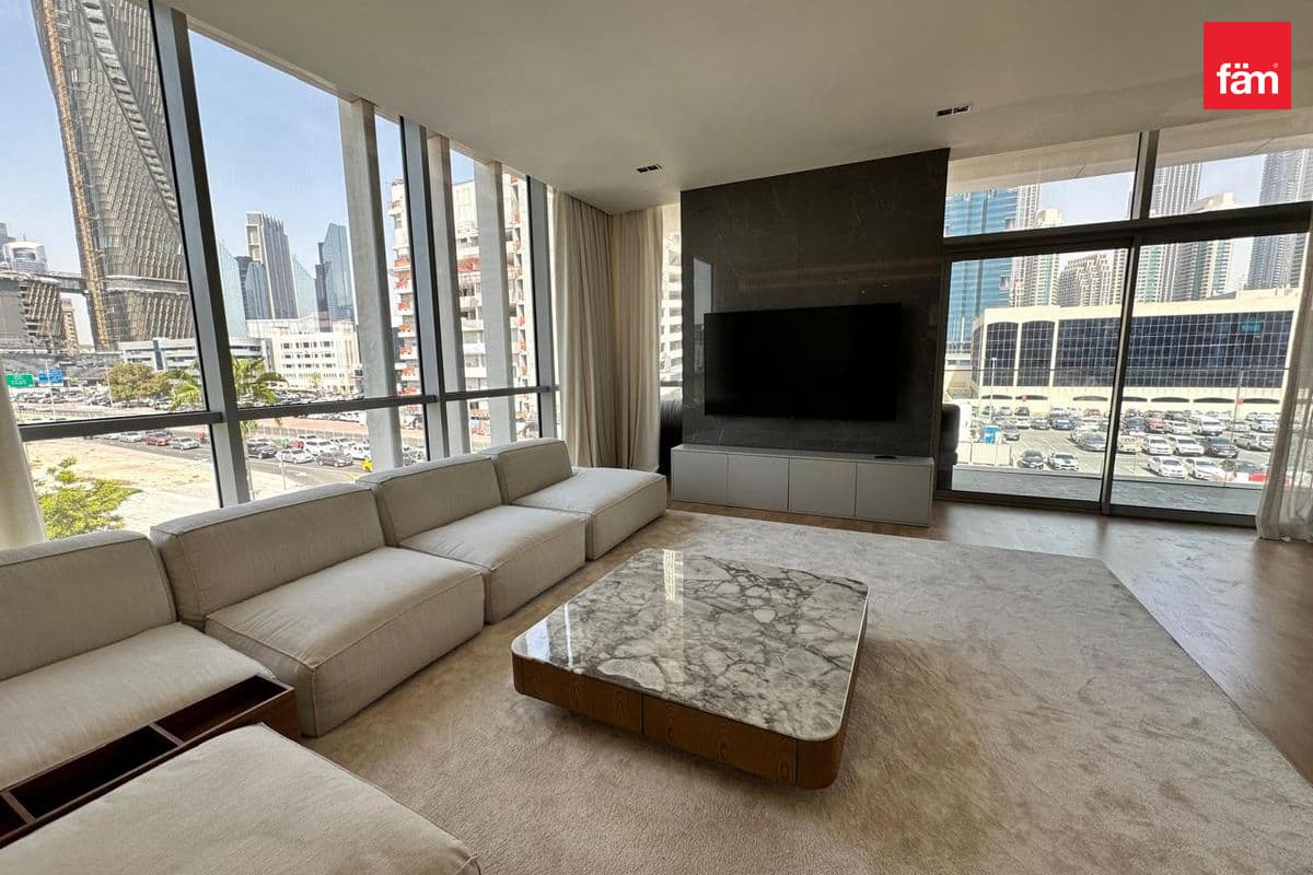 2 bedroom apartment in City Walk Building 20, photograph 4 of 18
