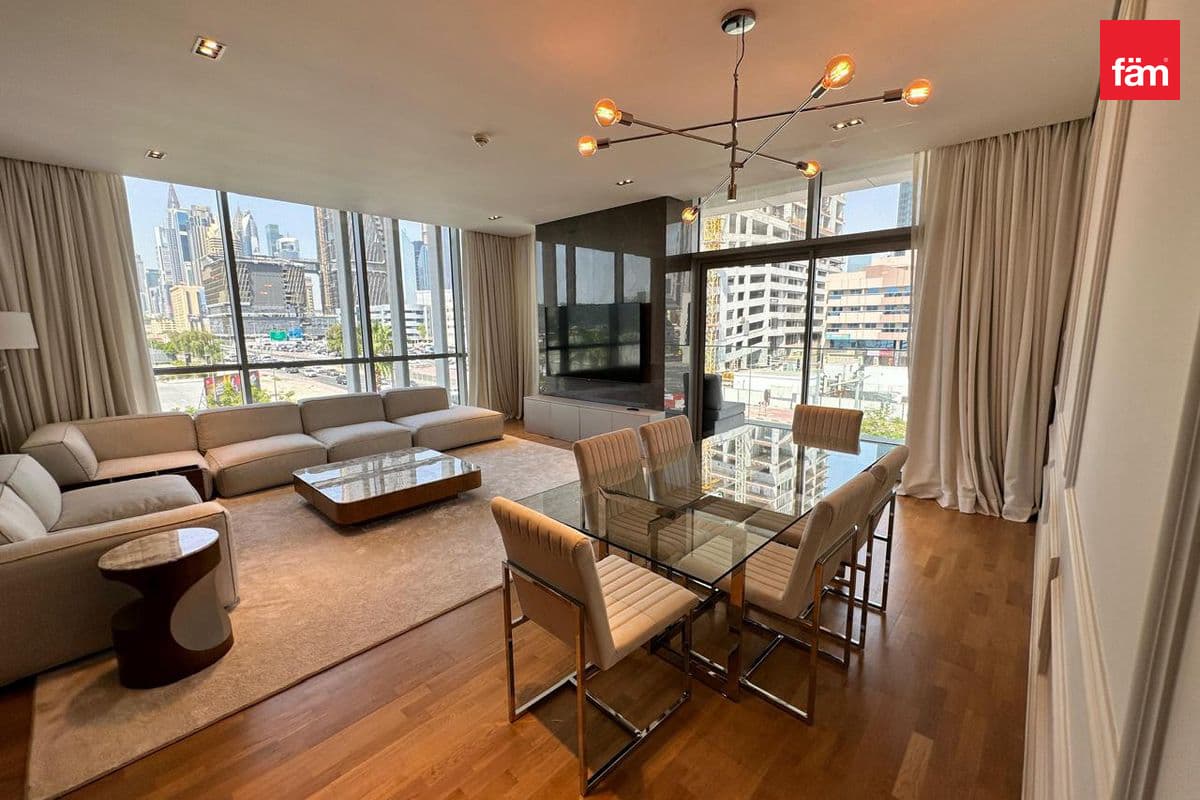 2 bedroom apartment in City Walk Building 20, photograph 1 of 18