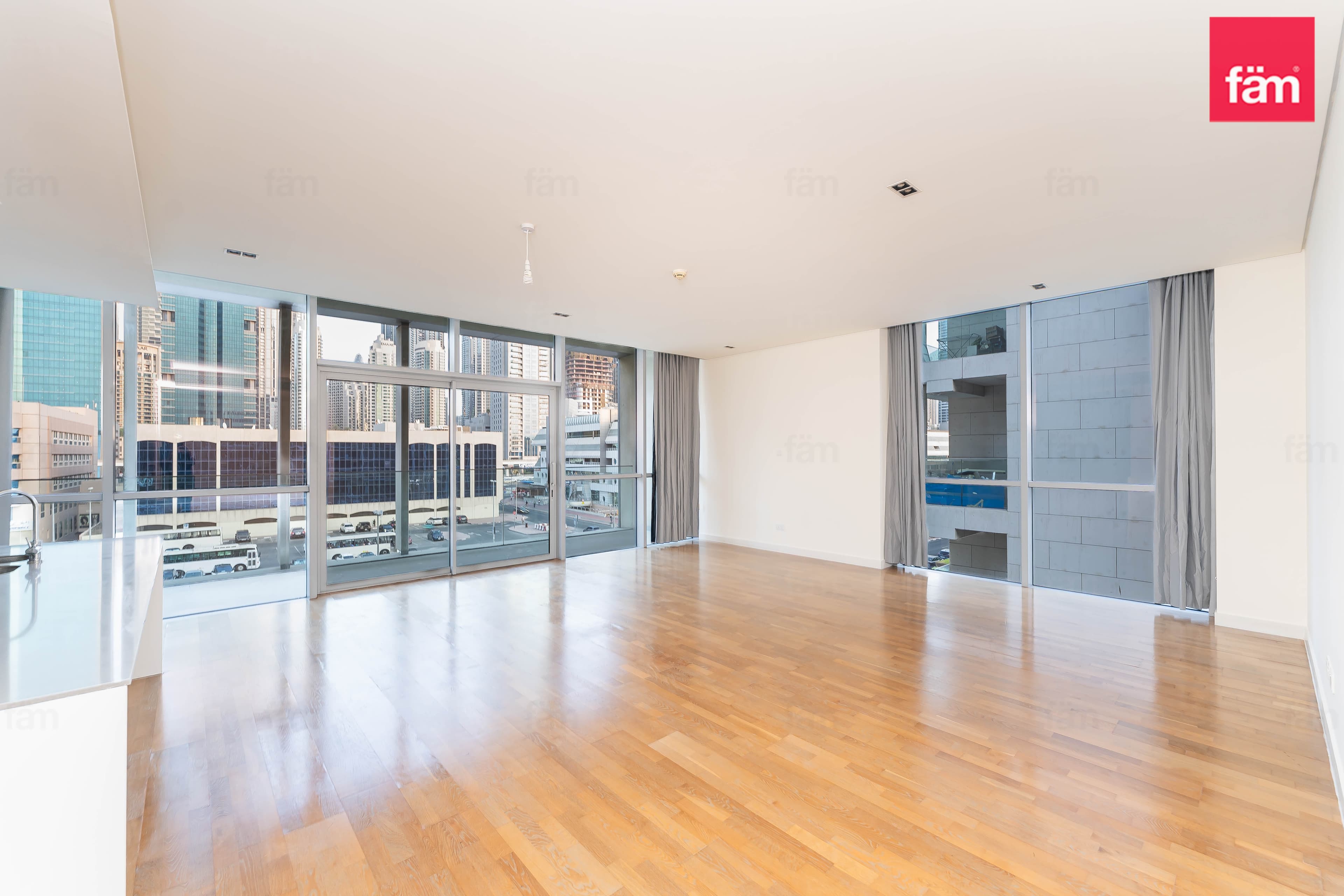 3 bedroom apartment in City Walk Building 20, photograph 3 of 20