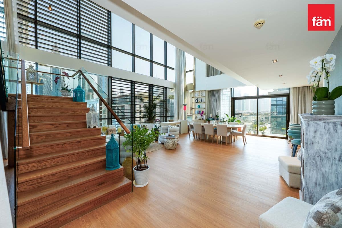 3 bedroom duplex in City Walk Building 6B, photograph 6 of 20