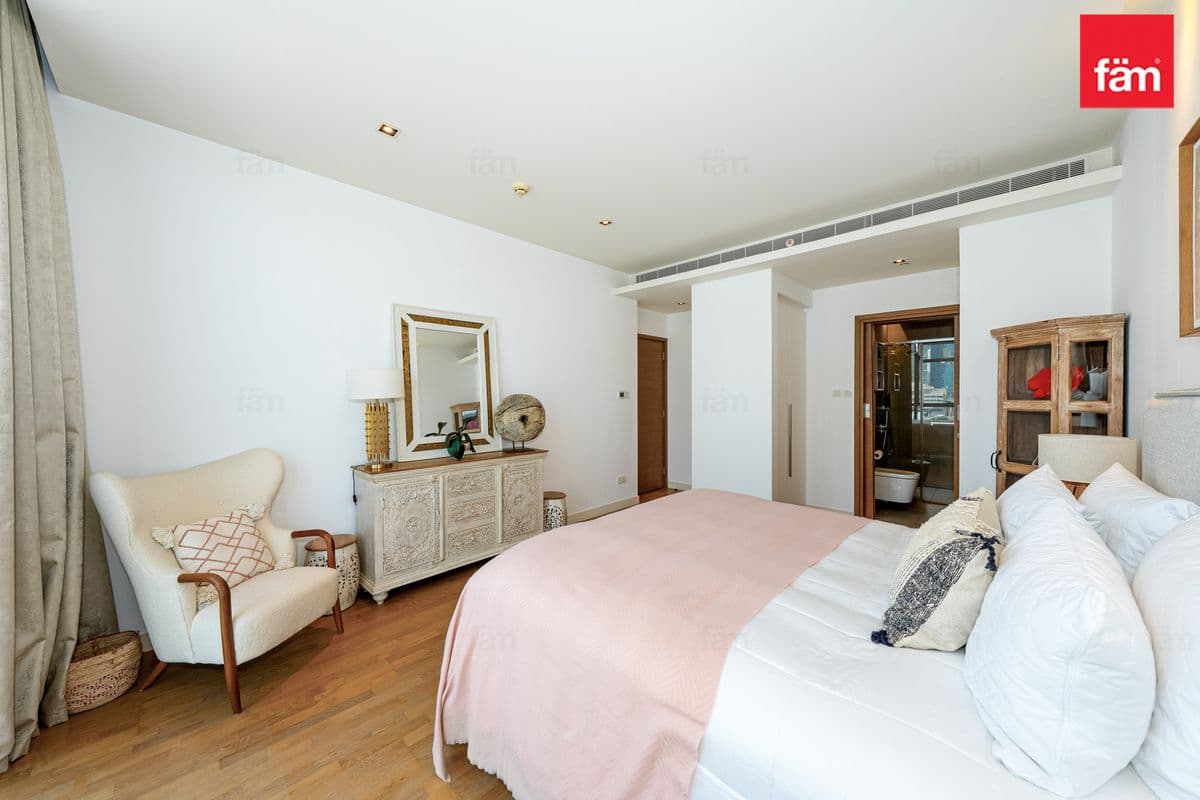 3 bedroom duplex in City Walk Building 6B, photograph 14 of 20