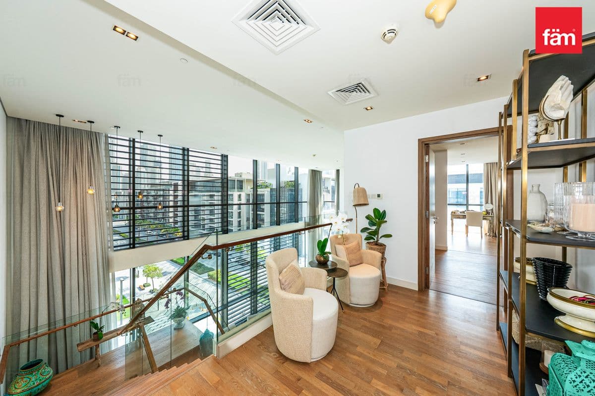 3 bedroom duplex in City Walk Building 6B, photograph 5 of 20