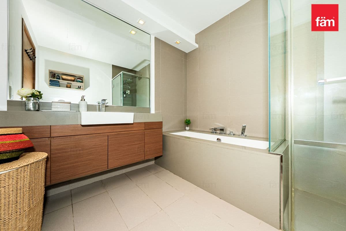 3 bedroom duplex in City Walk Building 6B, photograph 19 of 20