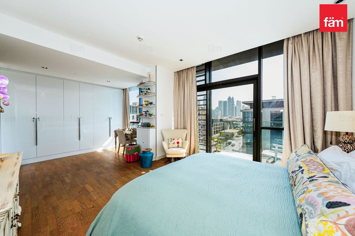 3 bedroom duplex in City Walk Building 6B, photograph 16 of 20
