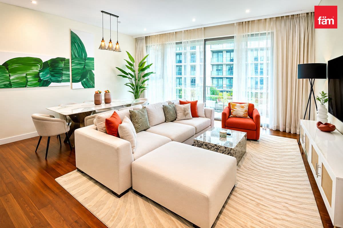 2 bedroom apartment in City Walk Building 9, photograph 1 of 10