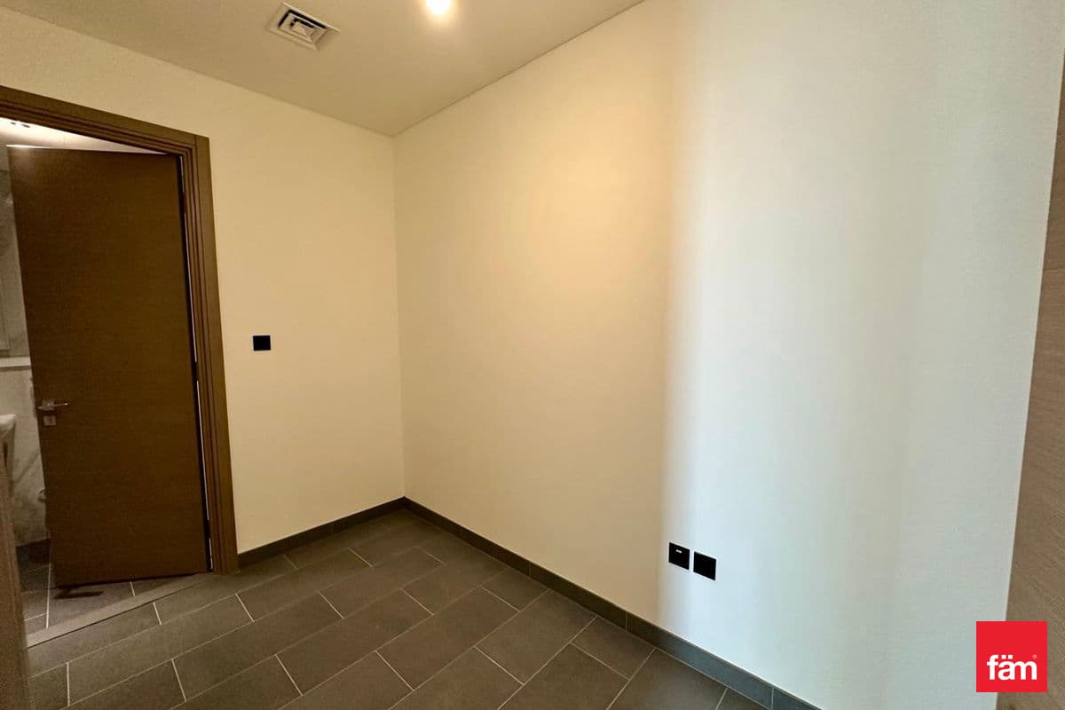 4 bedroom apartment in Crest Grande Tower A, photograph 13 of 13