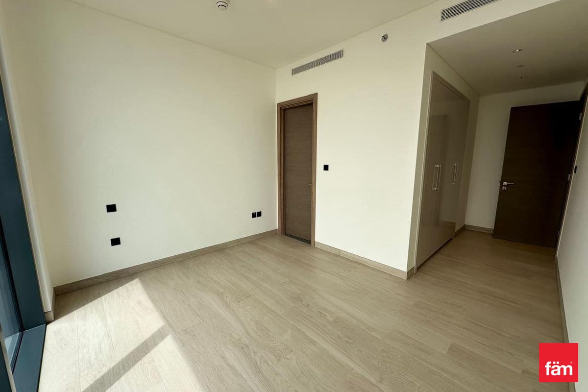 4 bedroom apartment in Crest Grande Tower A, photograph 8 of 13