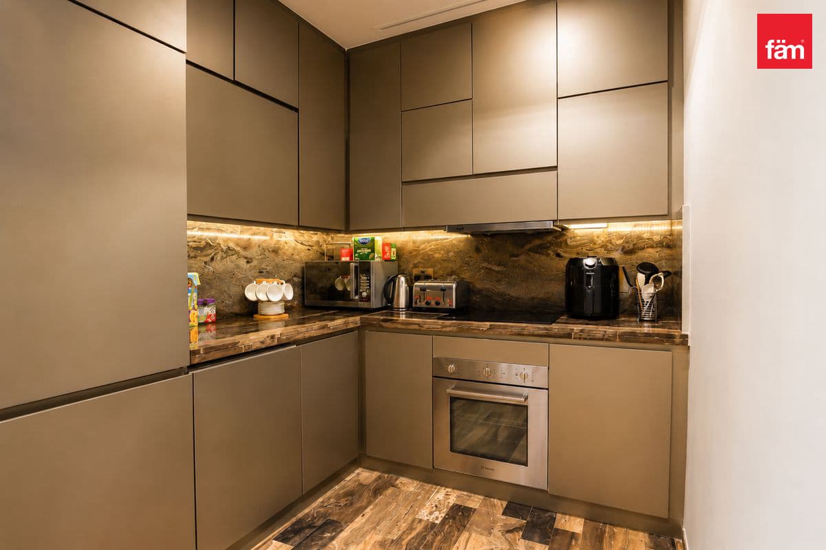 4 bedroom apartment in Damac Heights, photograph 8 of 20
