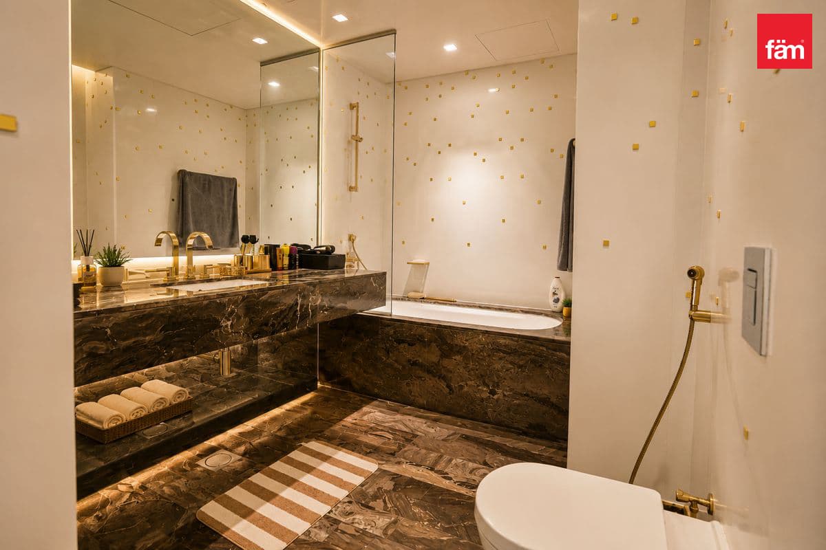 4 bedroom apartment in Damac Heights, photograph 12 of 20