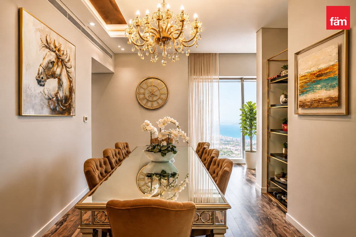 4 bedroom apartment in Damac Heights, photograph 3 of 20
