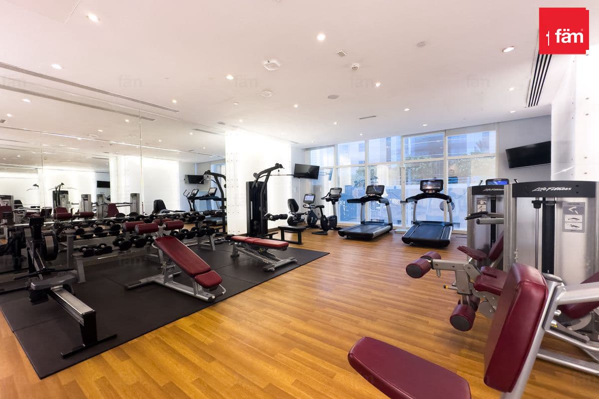 4 bedroom apartment in Damac Heights, photograph 17 of 20
