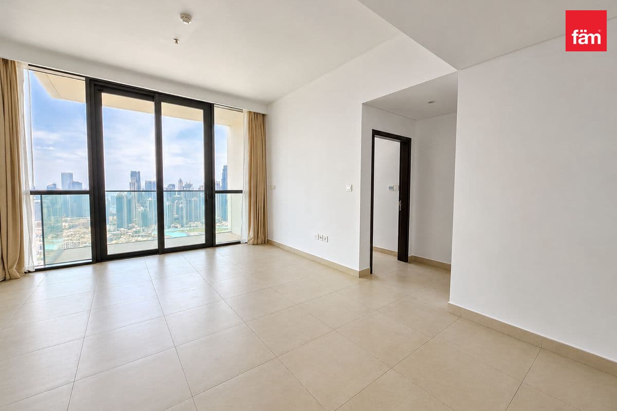 3 bedroom apartment in Downtown Views 1, photograph 4 of 12
