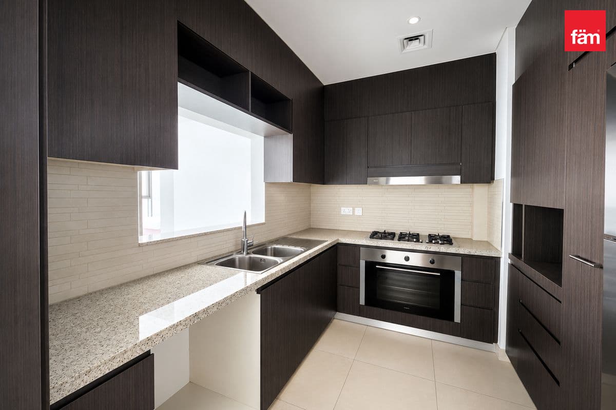 3 bedroom apartment in Downtown Views 1, photograph 5 of 12