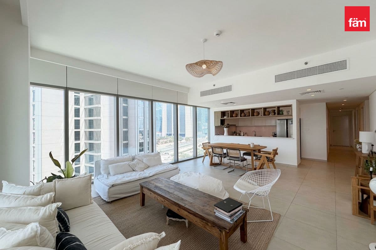 3 bedroom apartment in Downtown Views 2 - Tower 1, photograph 2 of 20