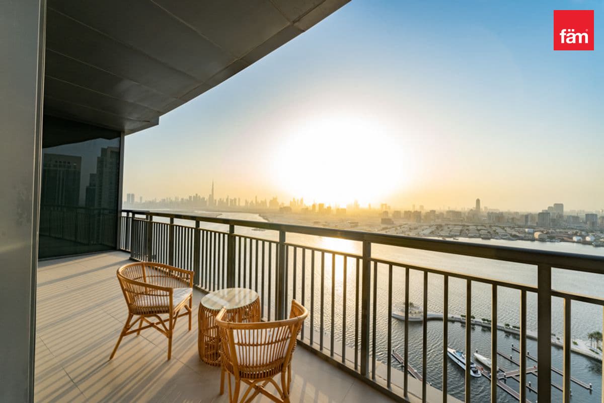 4 bedroom apartment in Dubai Creek Residences South Tower 3, photograph 1 of 20