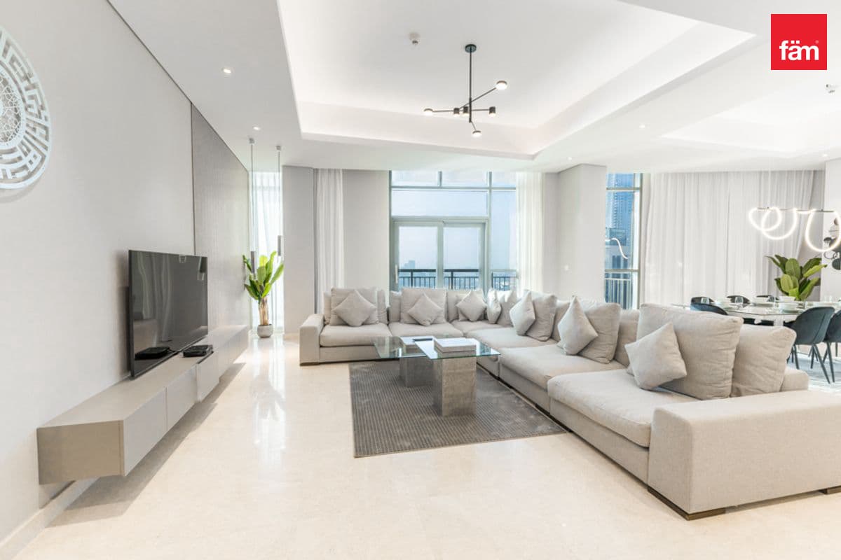 4 bedroom apartment in Dubai Creek Residences South Tower 3, photograph 2 of 20