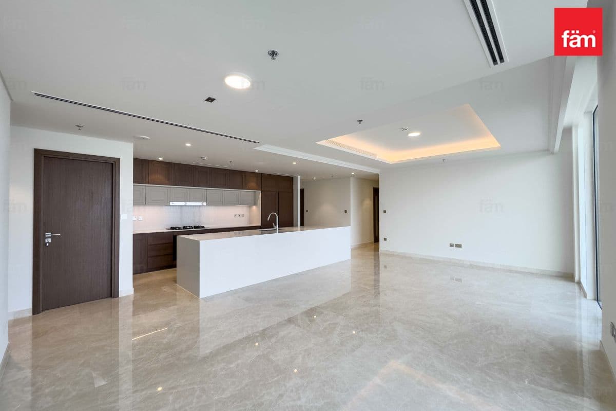 4 bedroom apartment in EB Palace Beach Residence Tower 2, photograph 2 of 20
