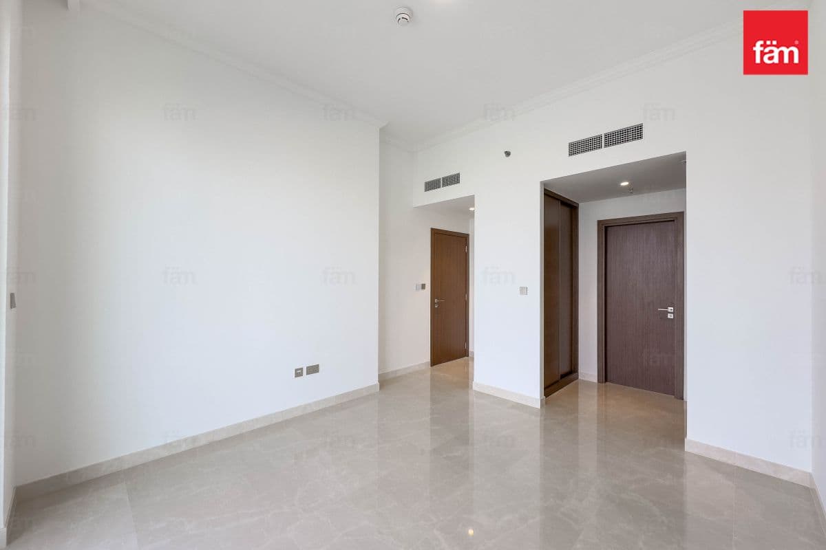 4 bedroom apartment in EB Palace Beach Residence Tower 2, photograph 14 of 20