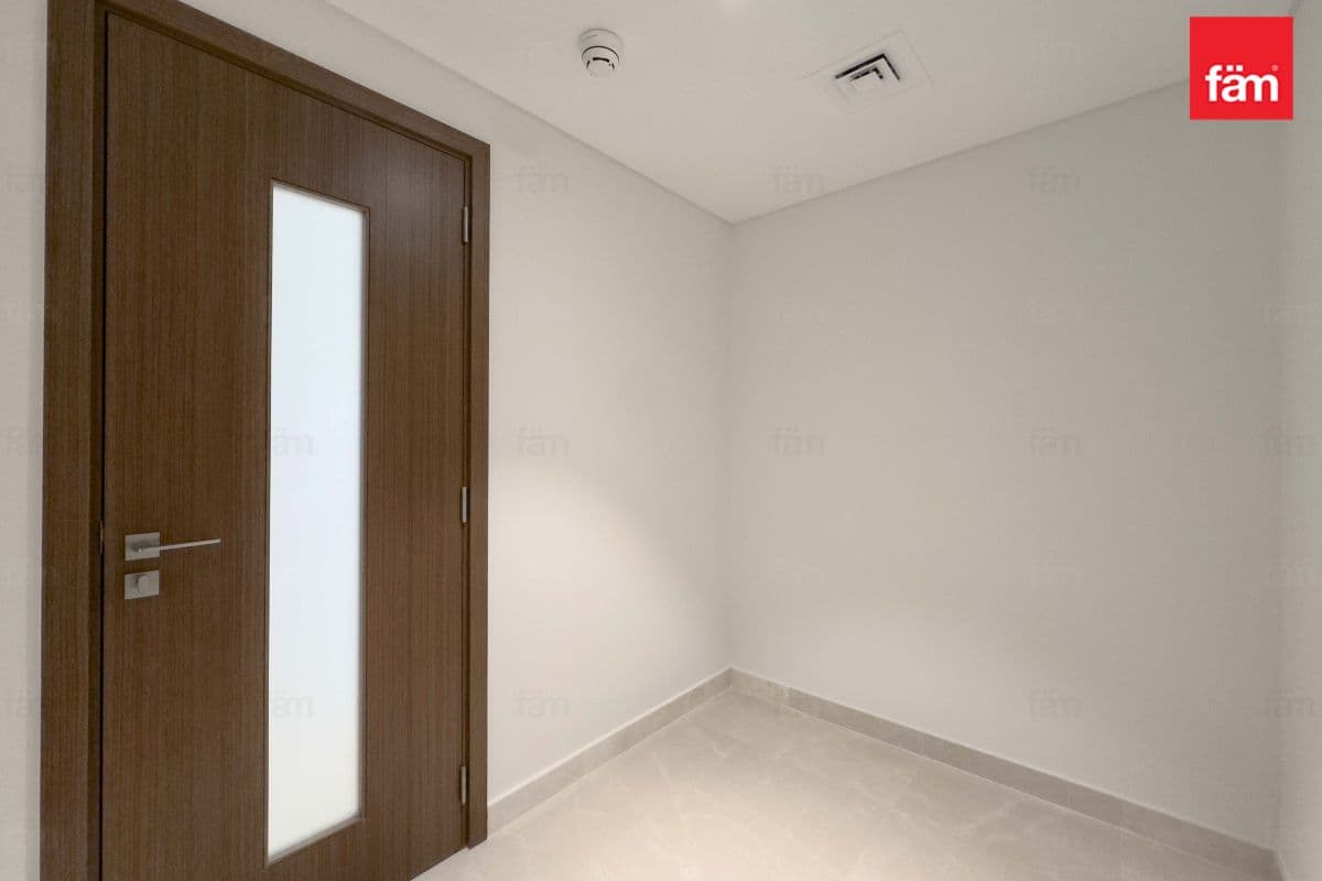 4 bedroom apartment in EB Palace Beach Residence Tower 2, photograph 15 of 20