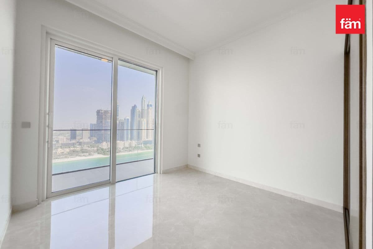 4 bedroom apartment in EB Palace Beach Residence Tower 2, photograph 12 of 20