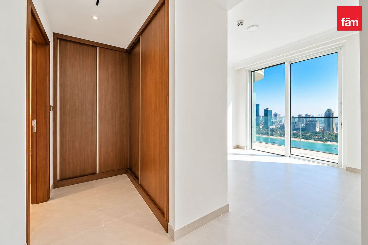 3 bedroom apartment in EB Palace Beach Residence Tower 2, photograph 5 of 12