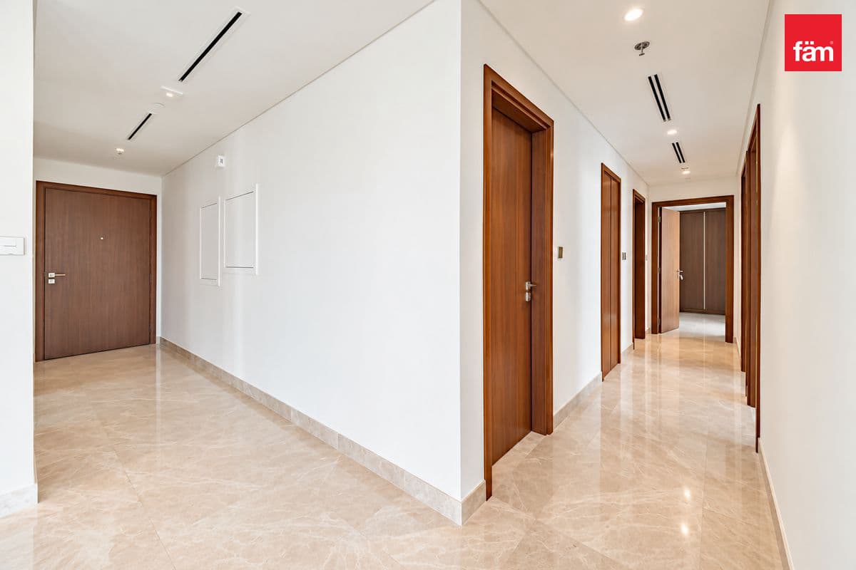 3 bedroom apartment in EB Palace Beach Residence Tower 2, photograph 8 of 12