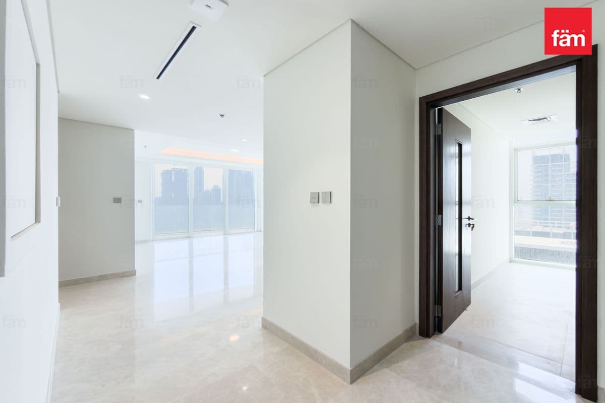 3 bedroom apartment in EB Palace Beach Residence Tower 2, photograph 5 of 20