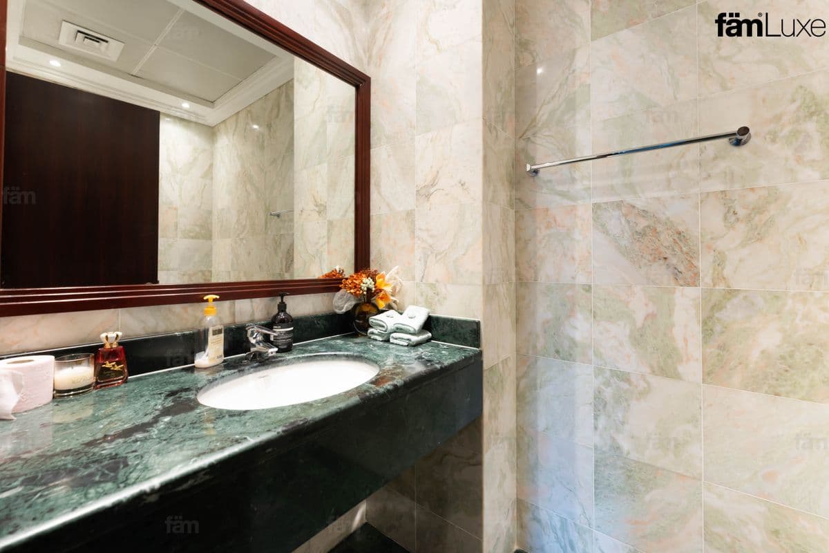 5 bedroom apartment in Emirates Crown Tower, photograph 20 of 20