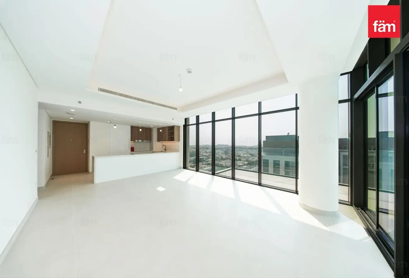 3 bedroom apartment in Erin, photograph 1 of 10