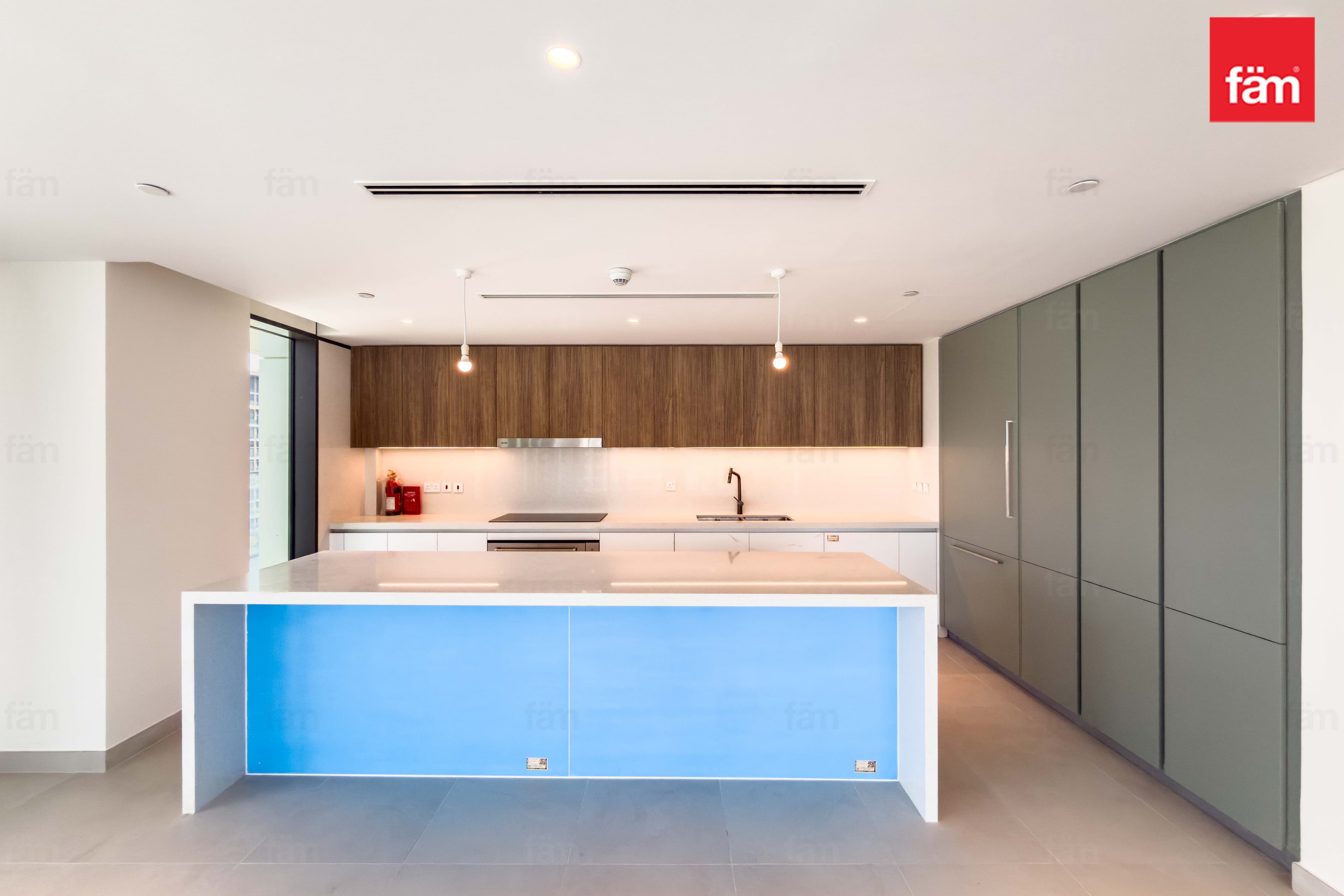 4 bedroom apartment in Erin, photograph 2 of 20