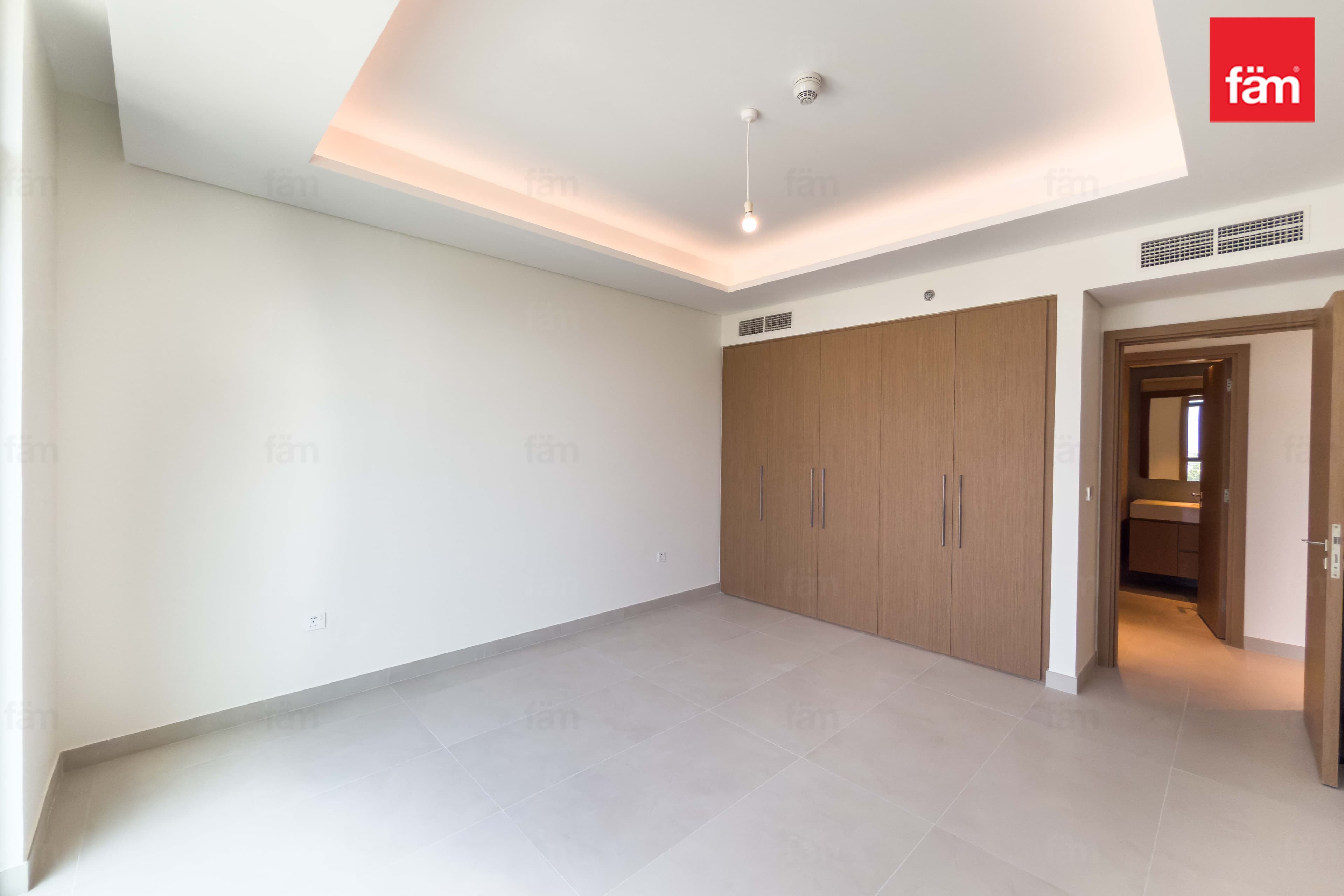 4 bedroom apartment in Erin, photograph 10 of 20