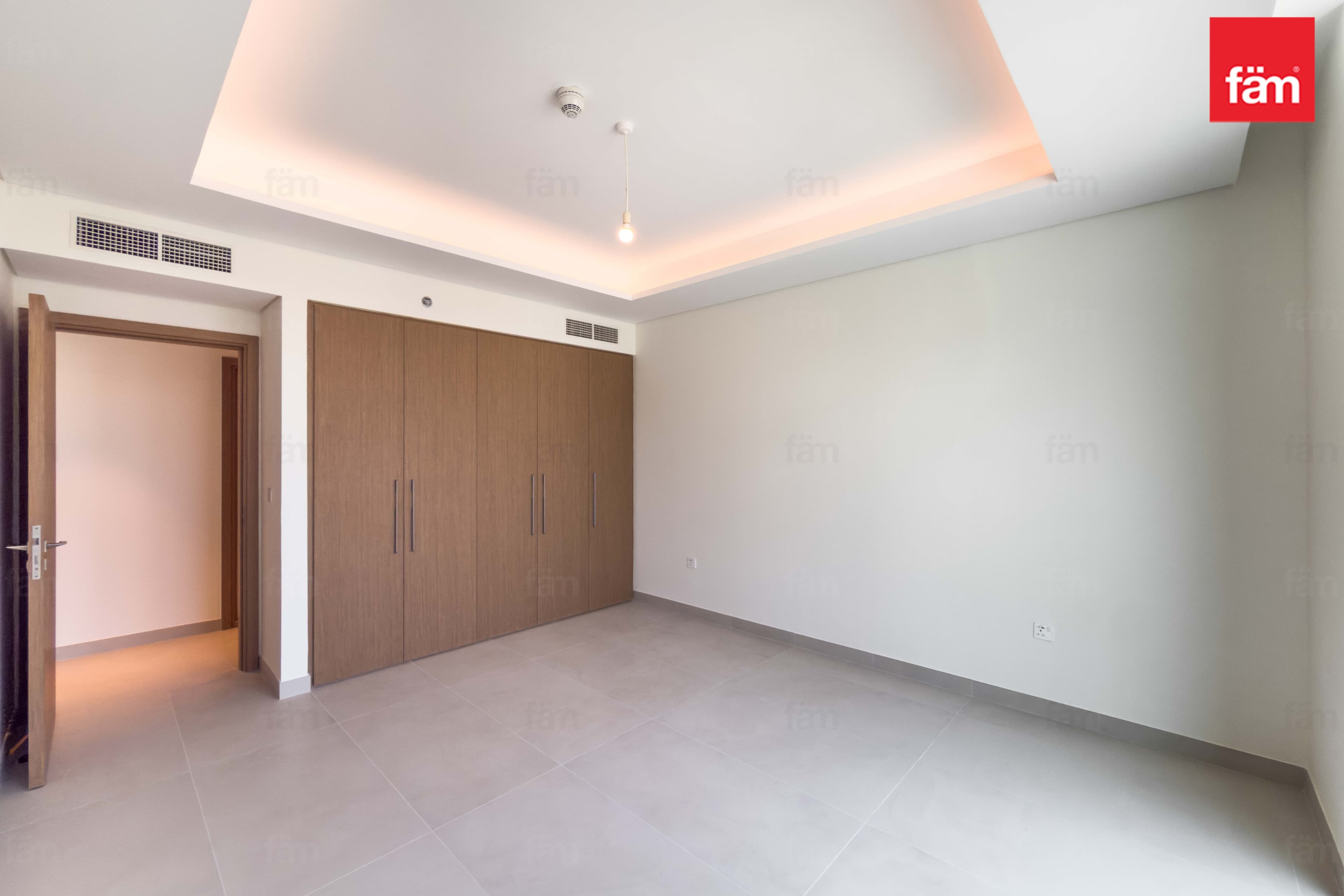 4 bedroom apartment in Erin, photograph 9 of 20