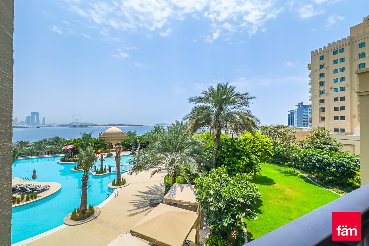 2 bedroom apartment in Fairmont Palm Residence South, photograph 11 of 13