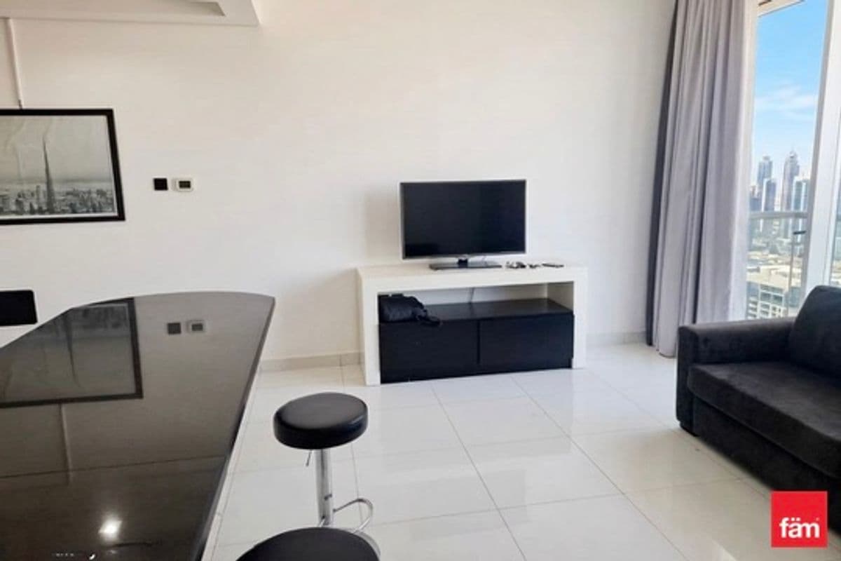 2 bedroom apartment in Giovanni Boutique Suites - Dubai Sports City, photograph 3 of 11