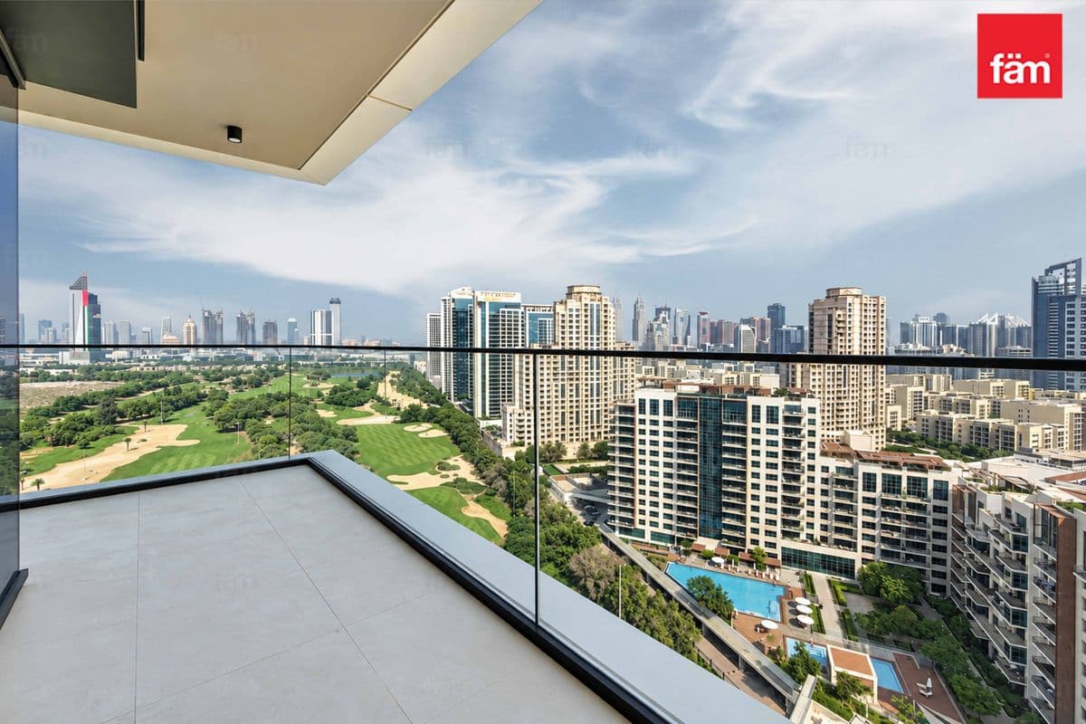 3 bedroom apartment in Golf Heights, photograph 4 of 20