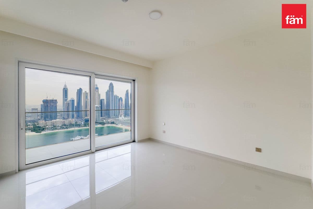 2 bedroom apartment in Grand Bleu Tower 1, photograph 2 of 20