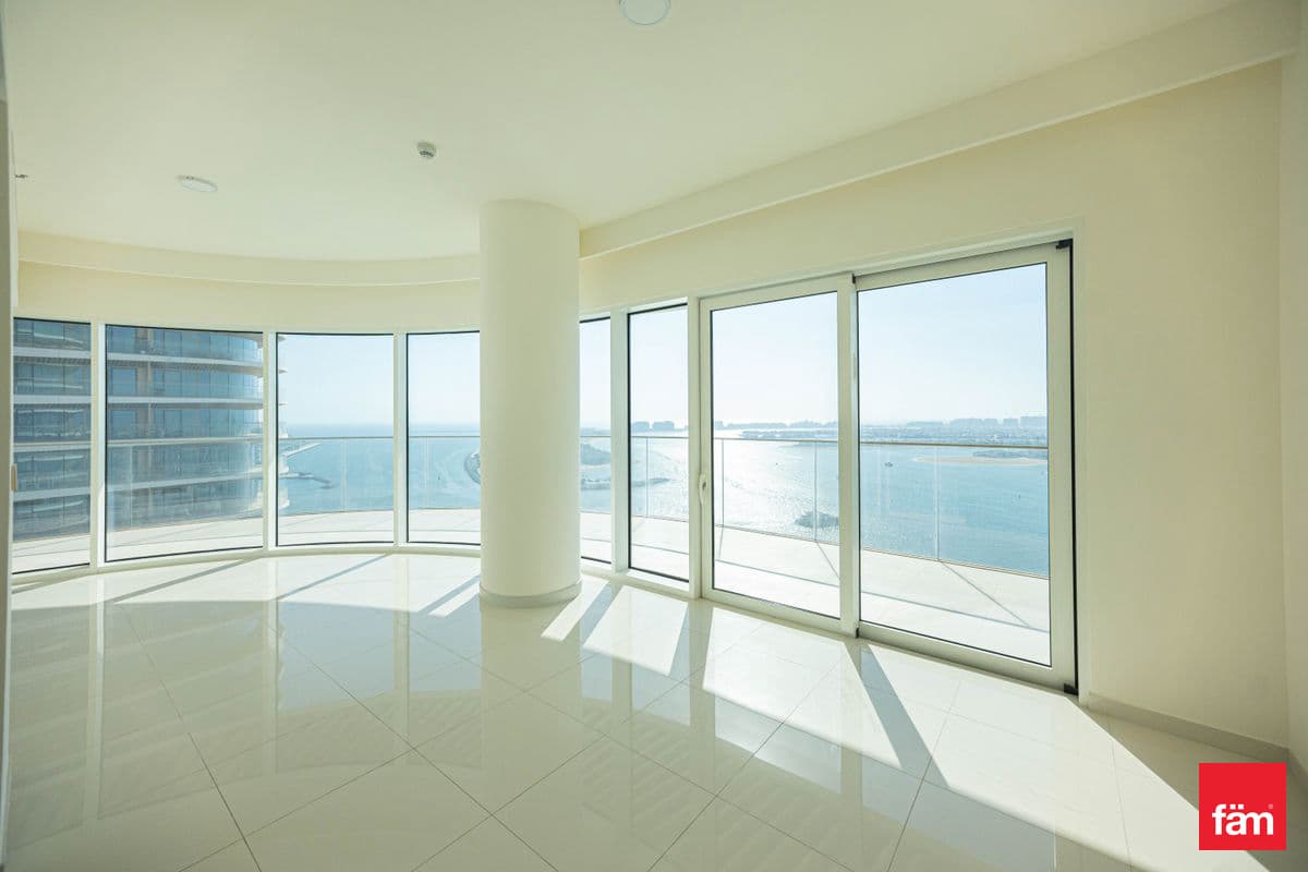 3 bedroom apartment in Grand Bleu Tower 1, photograph 2 of 20