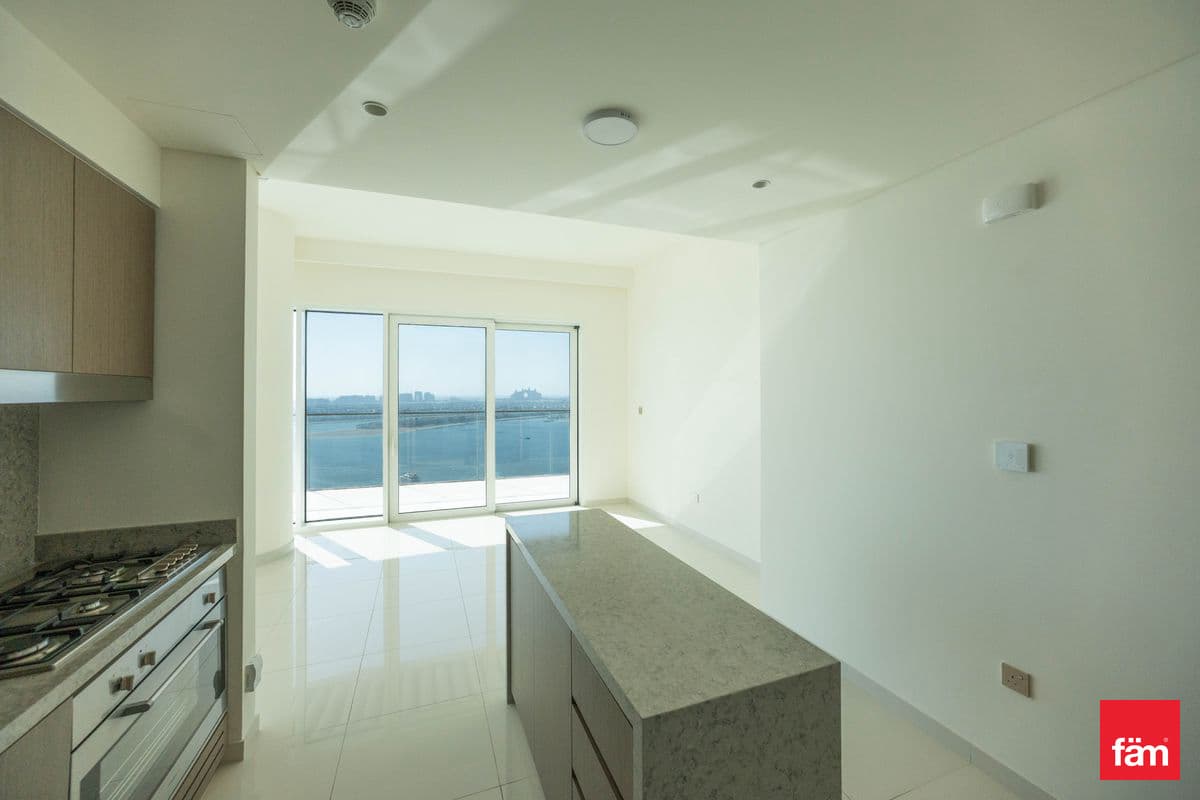3 bedroom apartment in Grand Bleu Tower 1, photograph 8 of 20